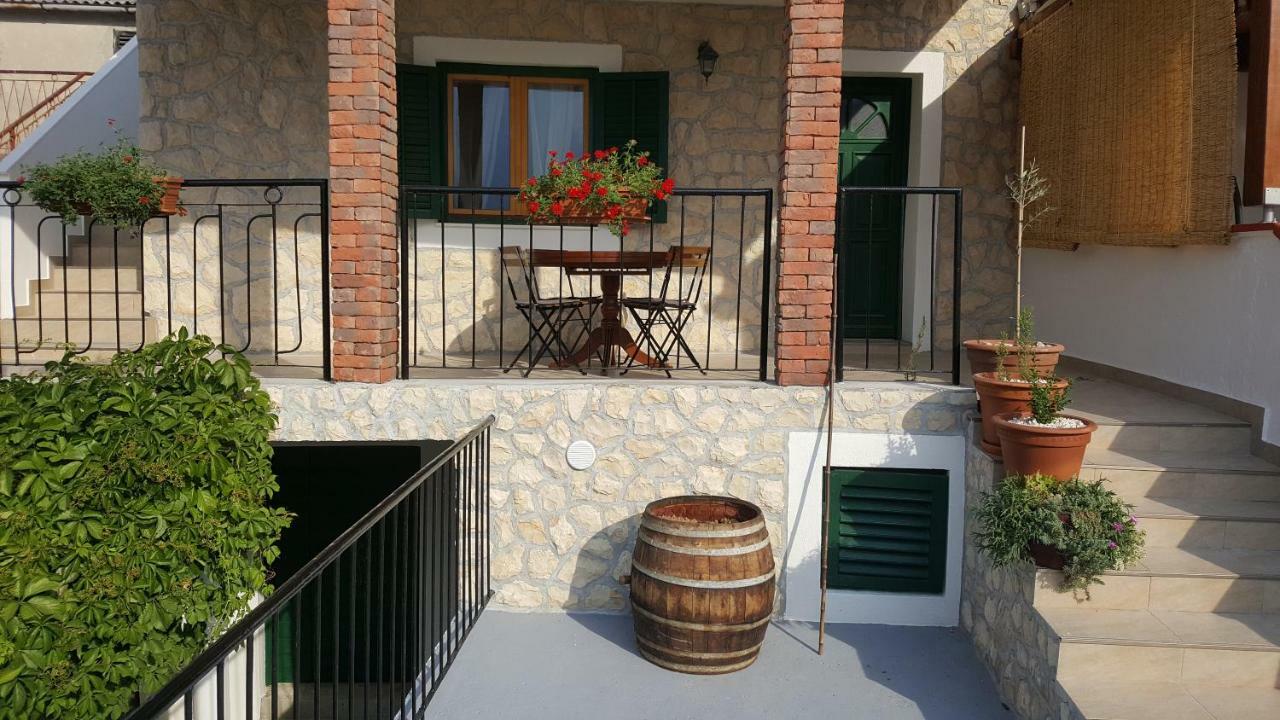 Apartment Cernesa Ražanac Dış mekan fotoğraf